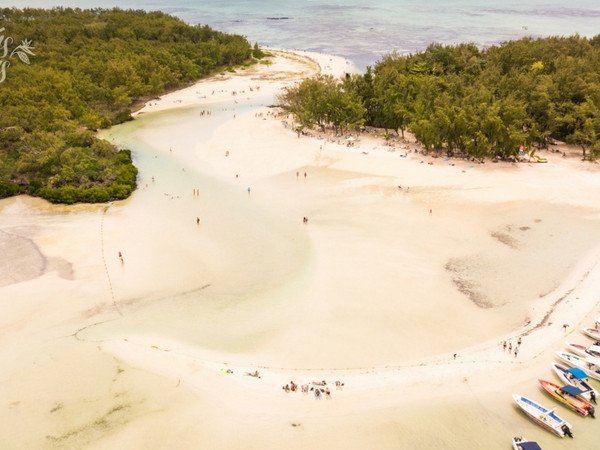 Boat ride to Ile aux Cerfs